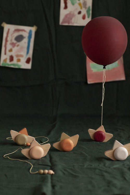 STATEK NA KÓŁKACH, drewniana zabawka dla dzieci, kolor terra, Babai, EKO