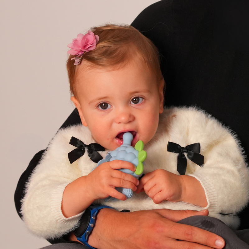 RazBaby Gryzak Silikonowy na ząbkowanie dla Niemowląt | Razberry Grip błękitny, 3m+