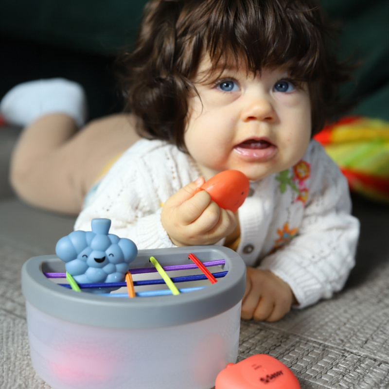Sassy Sorter zabawka STEM – kubeczek z owocami 6m+, OUTLET