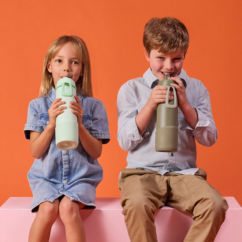 b.box b.box Silikonowa nakładka ochronna na butelkę 690 ml, Spermint