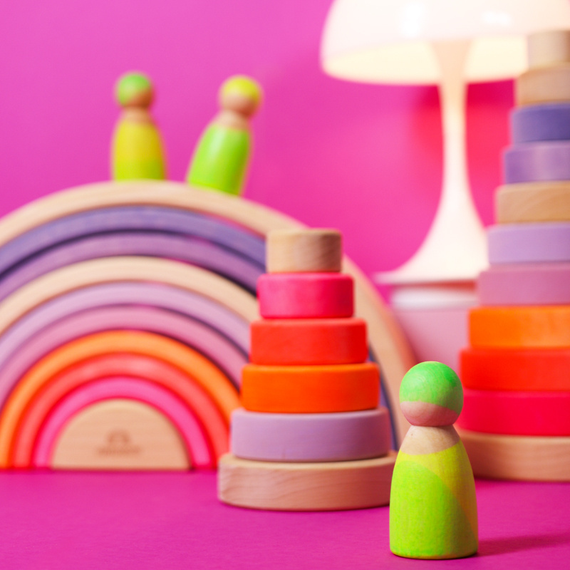 Tęcza Grimm’s 10 elementów Neon Pink – drewniana tęcza Montessori dla dzieci 3+