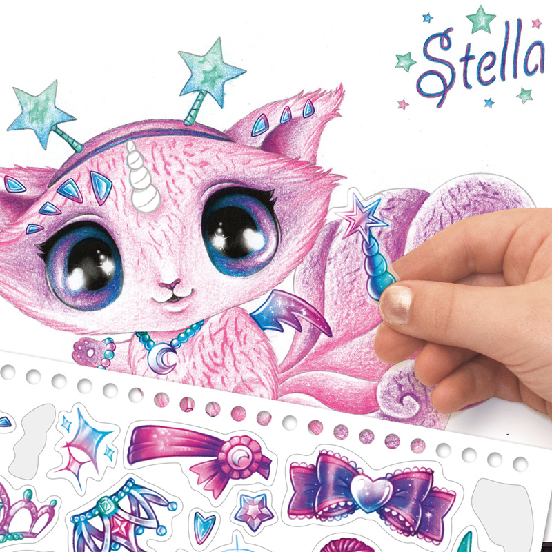 Nebulous Stars Kreatywny szkicownik z kredkami i szablonami – magiczne zwierzątka 7+