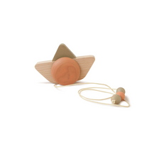 STATEK NA KÓŁKACH, drewniana zabawka dla dzieci, kolor terra, Babai, EKO