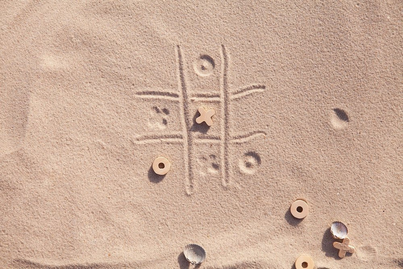 Gra KÓŁKO I KRZYŻYK w pudełku, z drewna, kolor naturalny, Babai, EKO