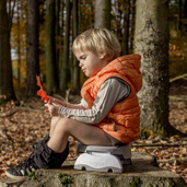 ZESTAW Chusteczki nawilżane Kinder by Nature + Nocnik 2w1 biało-szary Potette