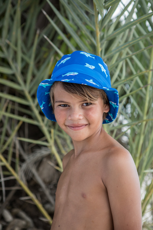Playshoes Kapelusz UV dla dzieci dwustronny Rekin 
